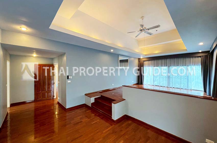 House with Private Pool in Nichada Thani 